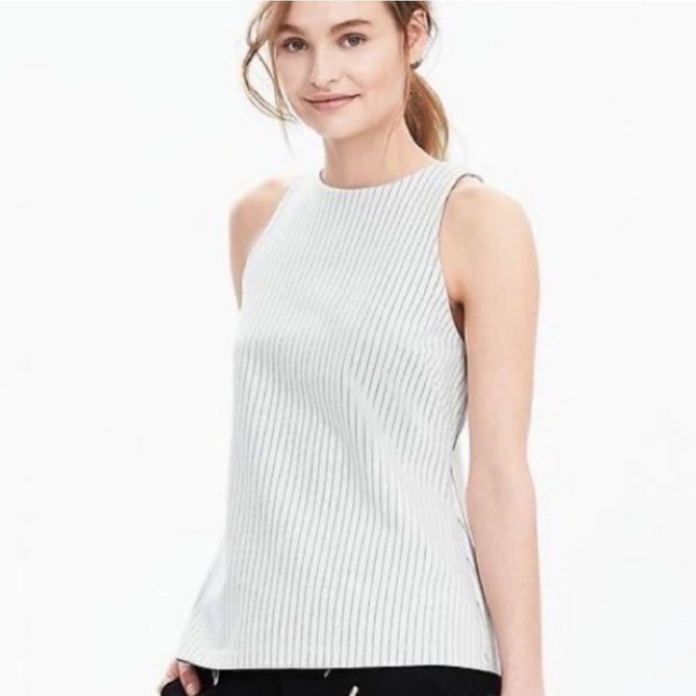 🔺️Banana Republic Gray Pinstripe Sleeveless Fitted Top Size 6